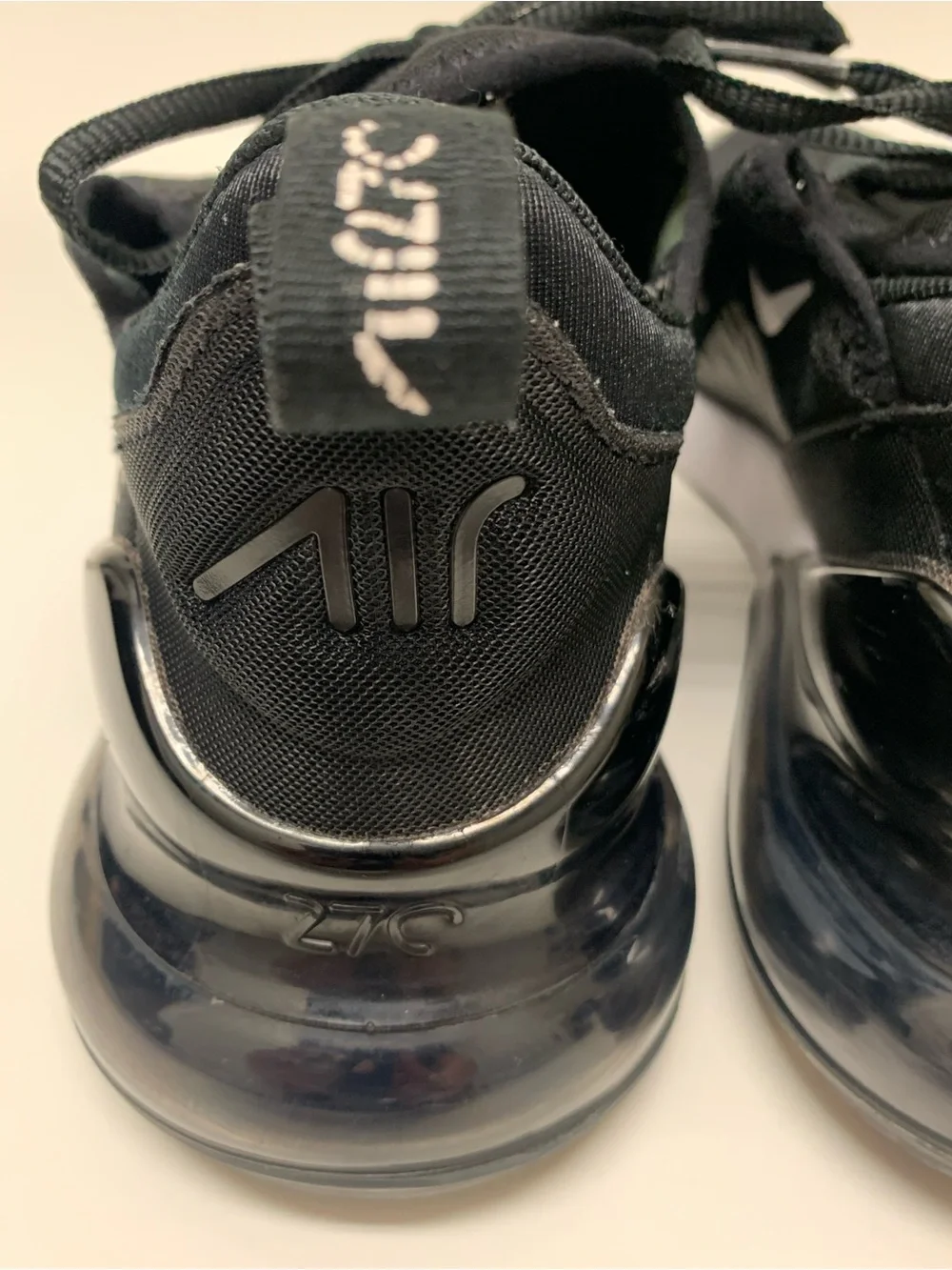 NIKE Air Max 270 Women’s Black White Athletic Lifestyle Shoes AH6789-001 Size 9